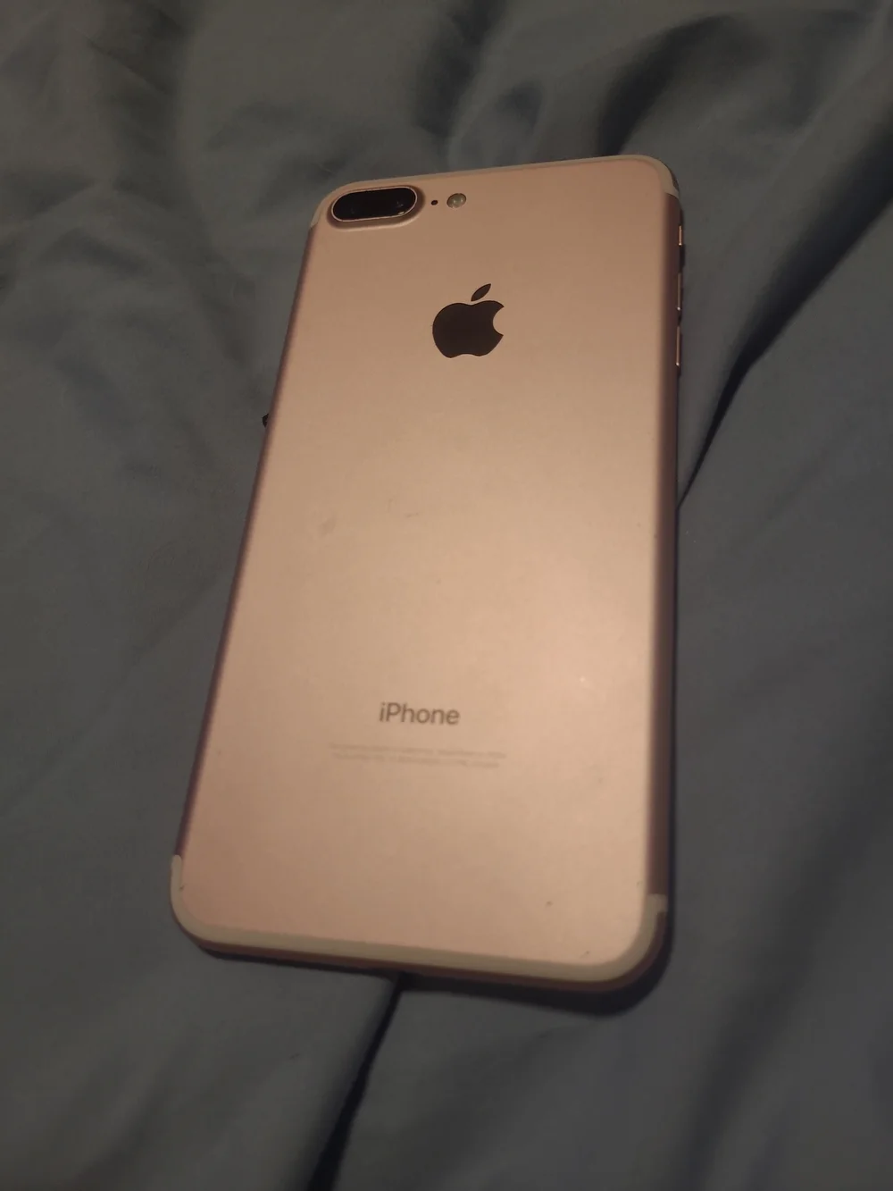 Apple iPhone 7 Plus 32 GB A1661 Rose Gold Unlocked CRACKED Screen But Works